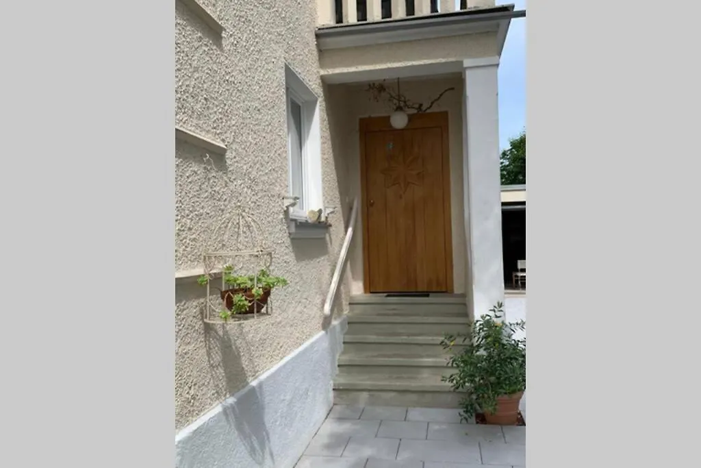Apartment 2-Zimmer-Apartment In Muenchen